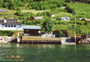 Systrond Motell, Hyttesenter og Camping